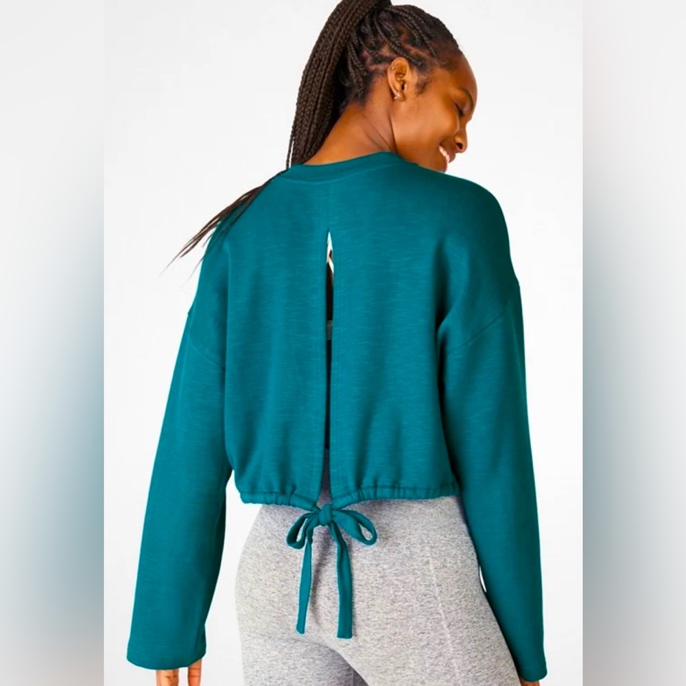 🆕 NWT Fabletics tie back sweatshirt size 2X 18-20